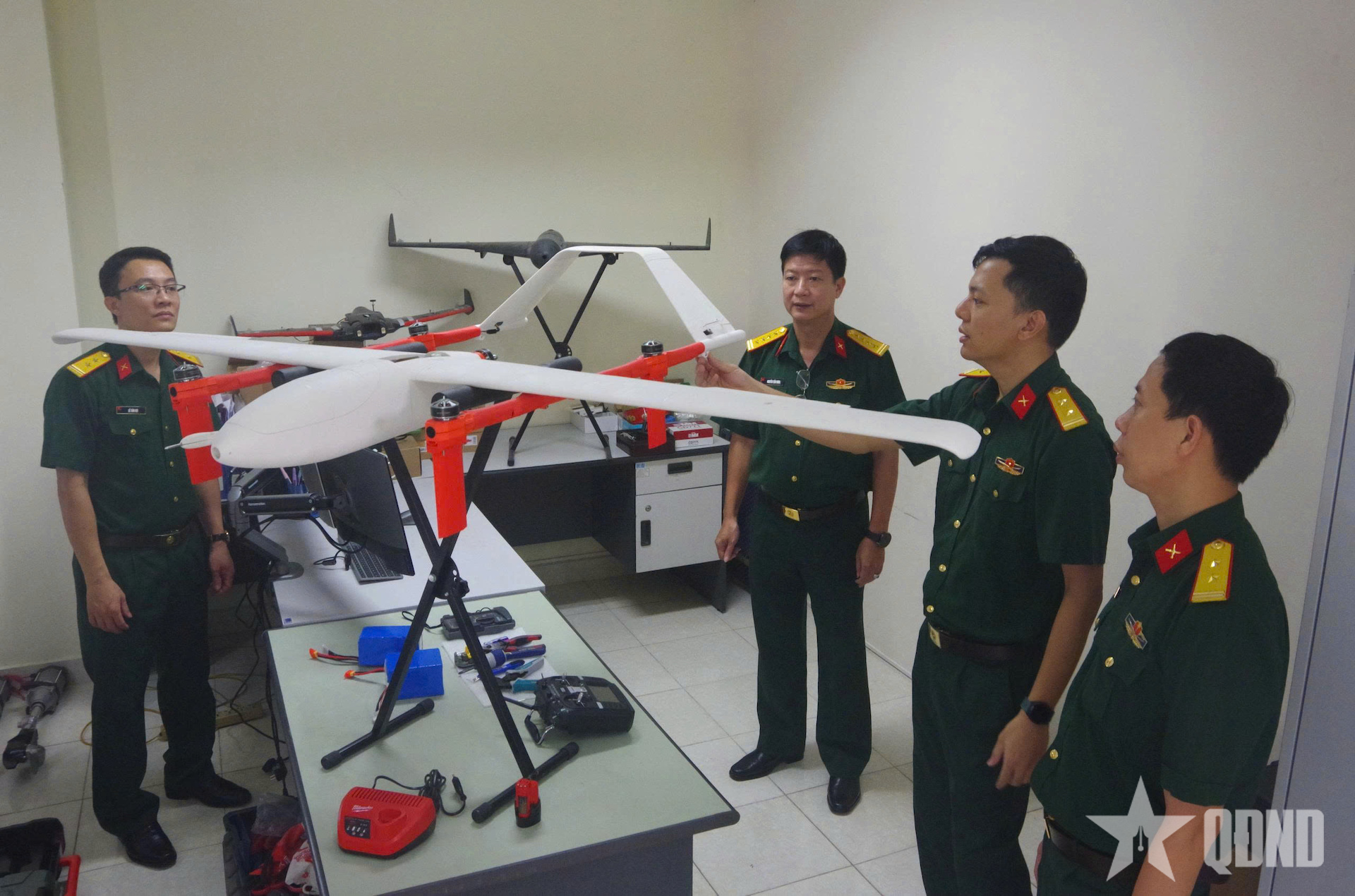 Bồi đắp nhân lực làm chủ công nghệ tên lửa
